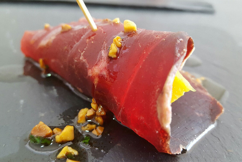 Brochetas de cecina y mango